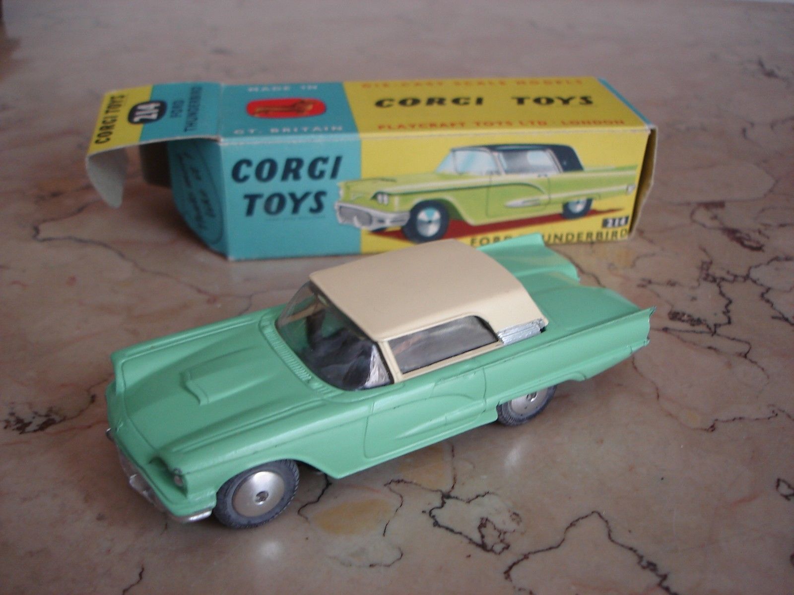 Bella Automobilina d'Epoca, Ford Thunderbird, Corcy Toys, Giocattolo Da Collezione immagine 1