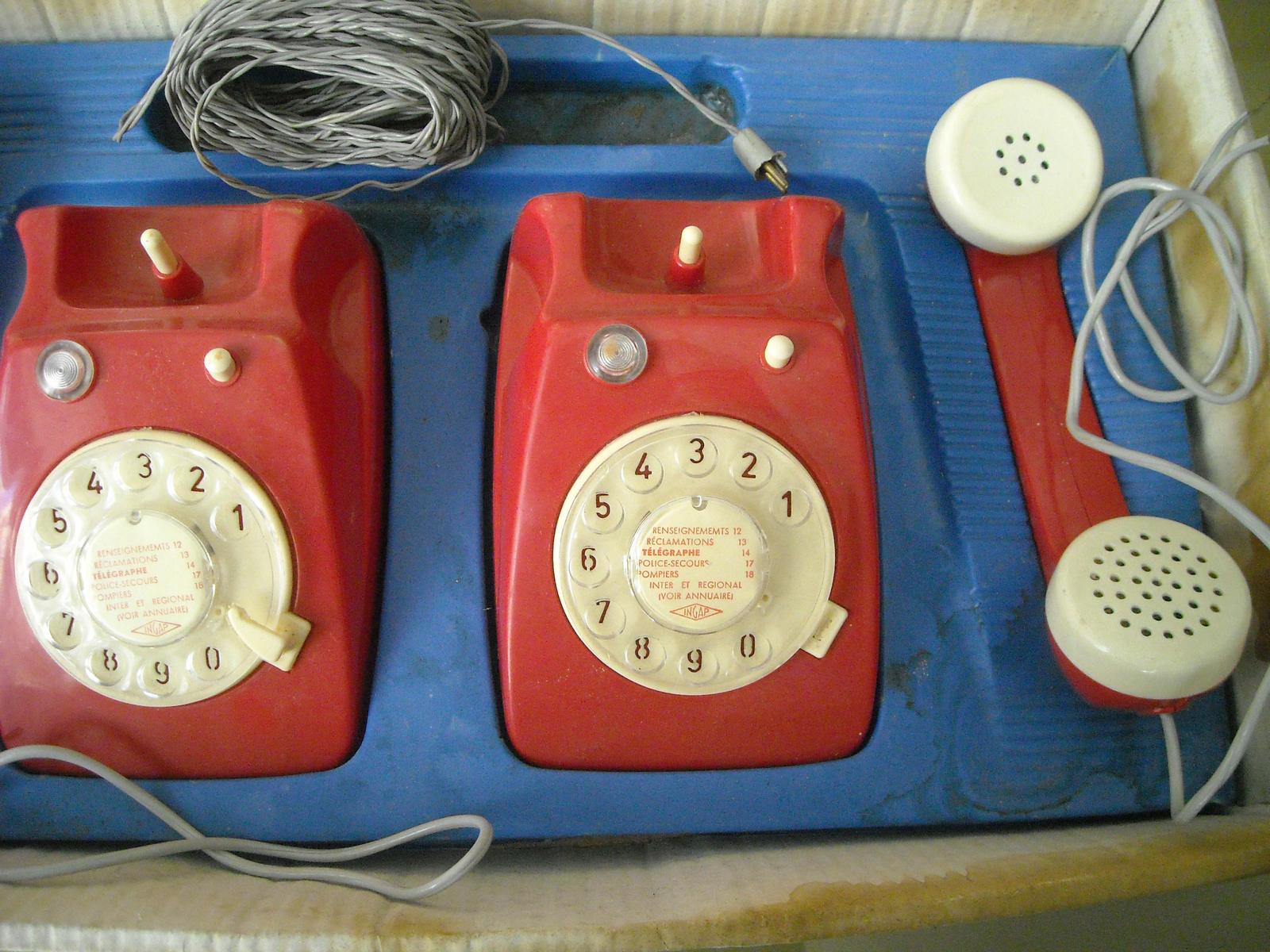 Vecchio Gioco Per Bambini, Telefonia, Coppia Di Telefoni Giocattolo, Ingap, d'Epoca immagine 2